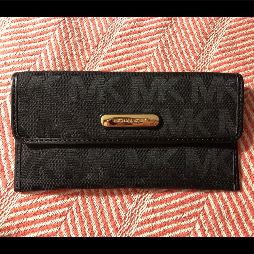 Authentic Michael Kors Ack Canvas Wallet
